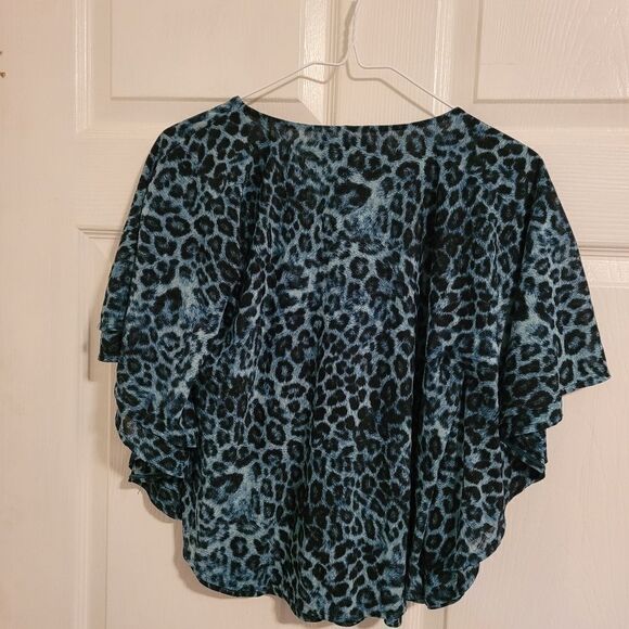 Jennifer Lopez Green  Leopard print‎ poncho style top - Picture 2 of 6